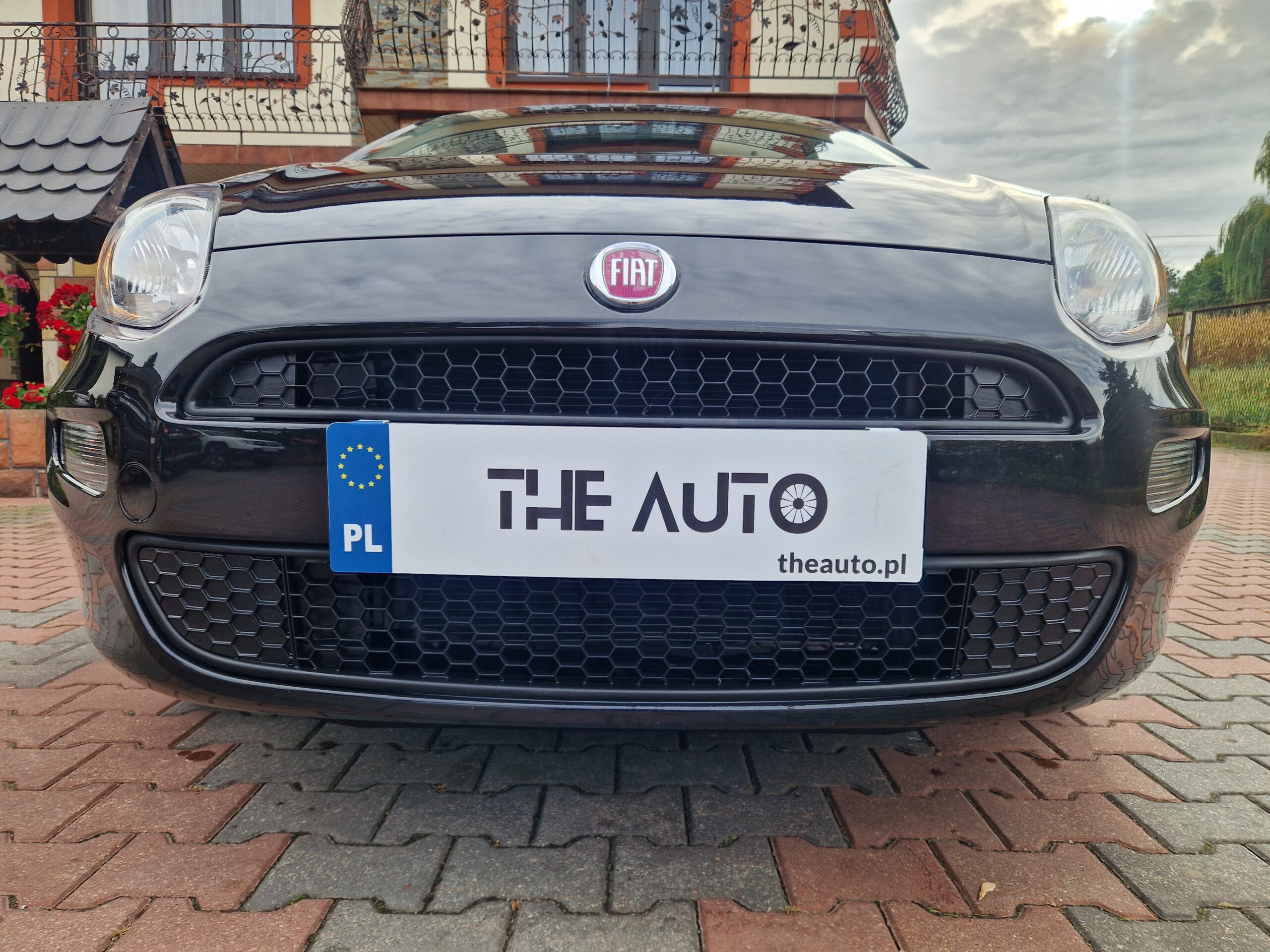 Fiat Punto 1.4 77KM niski przebieg tylko 37 tyś km BEZWYPADKOWY